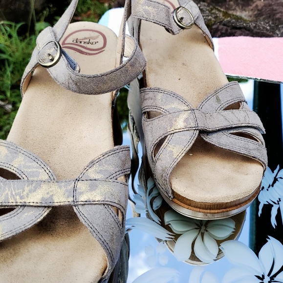 Leather Dansko clog sandals, beige and gold size 40 - Picture 17 of 17